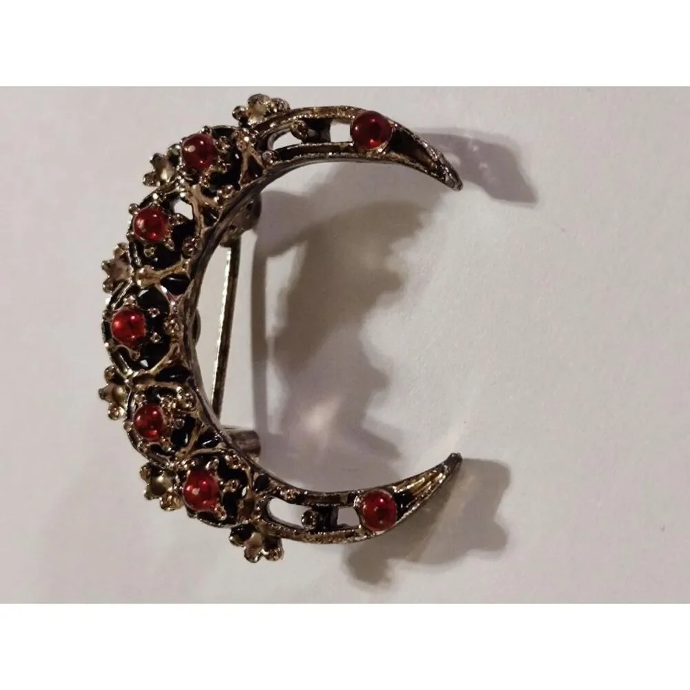 VTG Victorian Style Ornate Gold Tone Red Glass Cabochons Crescent Moon Brooch